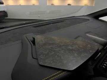 Car image 35