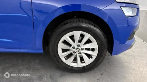 Car image 20