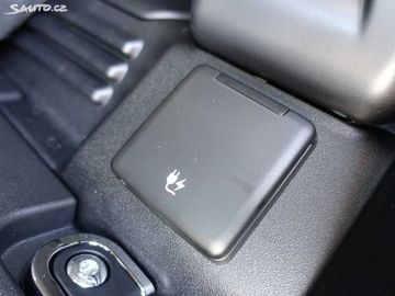 Car image 38