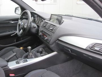 Car image 32