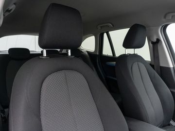 Car image 35