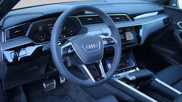 Audi SQ8 quattro e-tron 370 kW image number 11