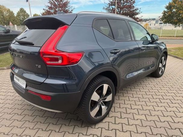 Volvo XC40 T2 Momentum 95 kW image number 3