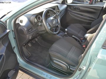 Car image 16