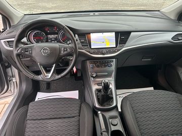 Car image 11