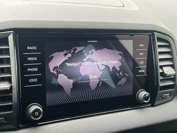 Car image 25