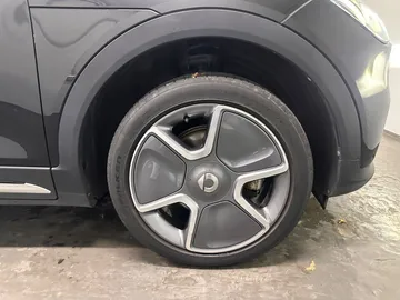 Car image 29