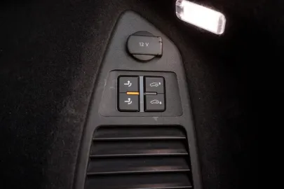 Car image 40