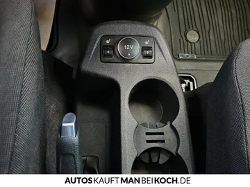 Car image 34