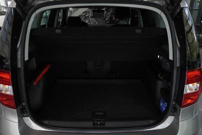 Car image 34