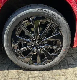 Car image 12