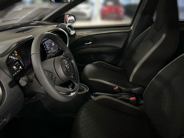 Toyota Aygo X 53 kW image number 11