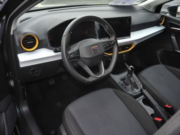 Car image 9