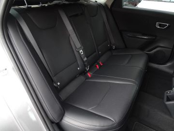 Car image 30