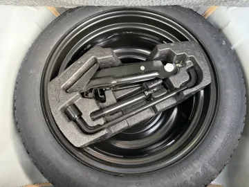 Car image 27