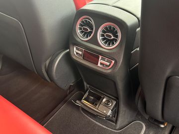 Car image 32