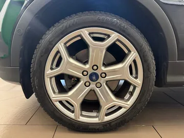 Car image 29