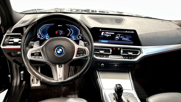 BMW 330 Touring xDrive 185 kW image number 3