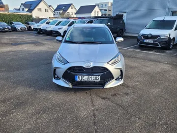 Car image 3