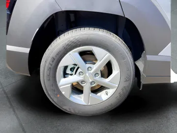 Car image 25