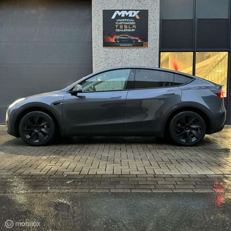 Tesla Model Y 220 kW image number 6