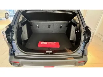 Car image 24