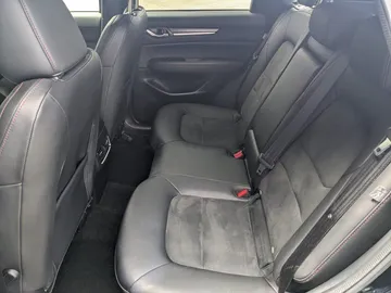 Car image 30