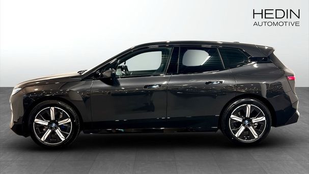 BMW iX xDrive40 Edition Sport 241 kW image number 6