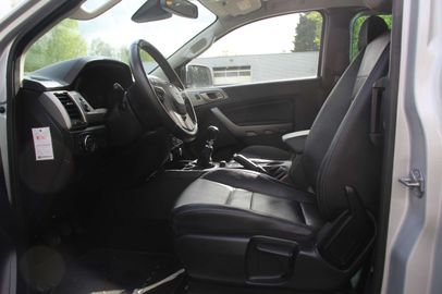 Car image 30