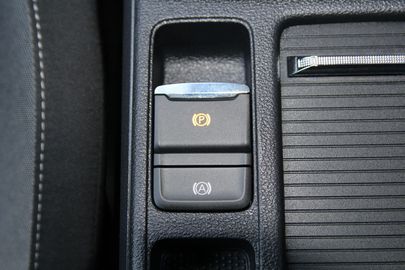 Car image 36