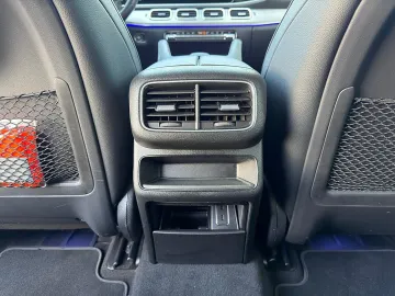 Car image 39