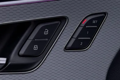 Car image 48