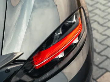 Car image 30