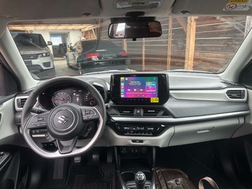 Car image 11