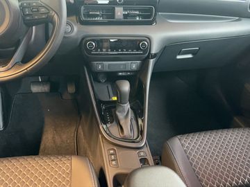 Car image 12