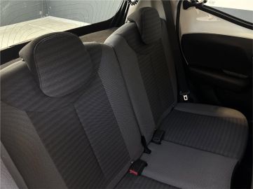 Car image 29