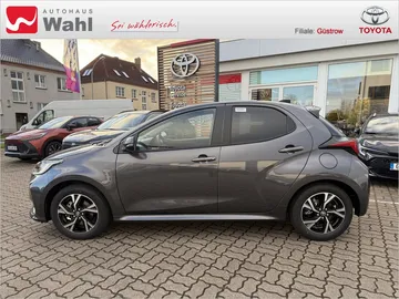 Car image 4