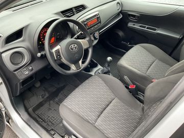 Car image 14