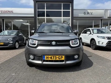 Car image 4