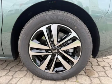 Car image 41
