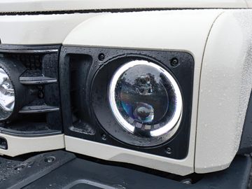 Car image 24