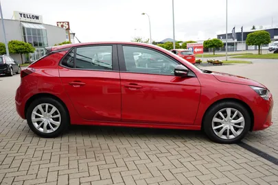 Car image 4