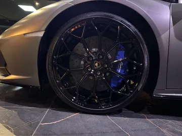Car image 30