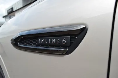 Car image 29