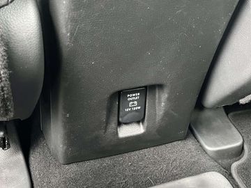 Car image 37