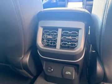 Car image 36
