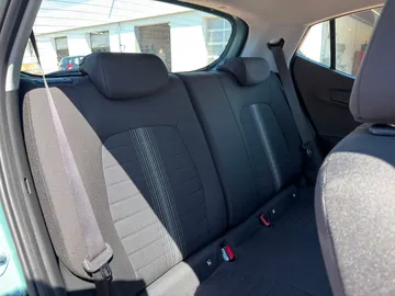Car image 38