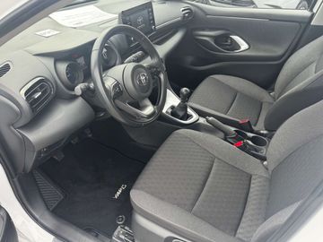 Car image 9