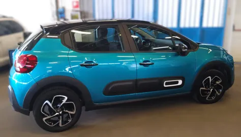 Car image 2
