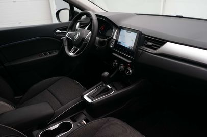 Car image 16